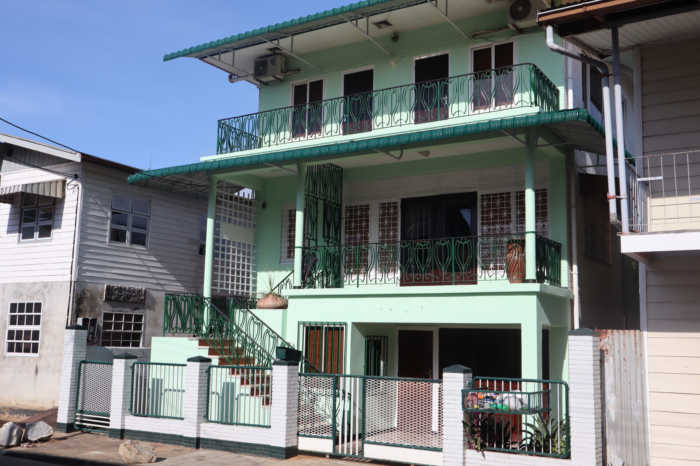 Aanbod kamers, studio's, appartementen Suriname Paramaribo